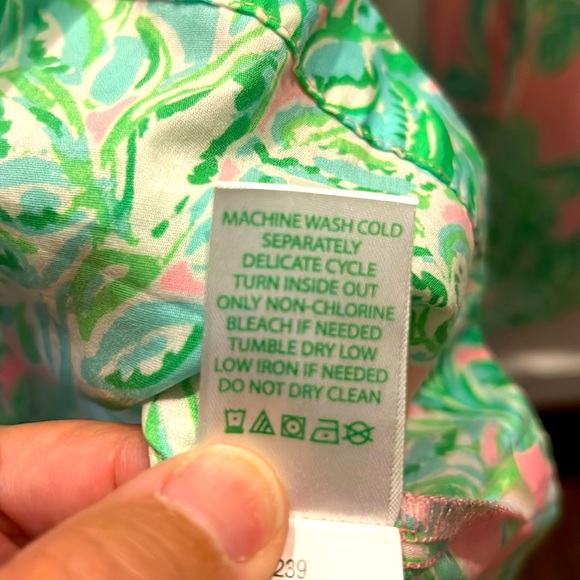 NWOT: Lilly Pulitzer Vibrant Pink & Green Button-Up Long-Sleeve Pajama Top - Picture 5 of 5